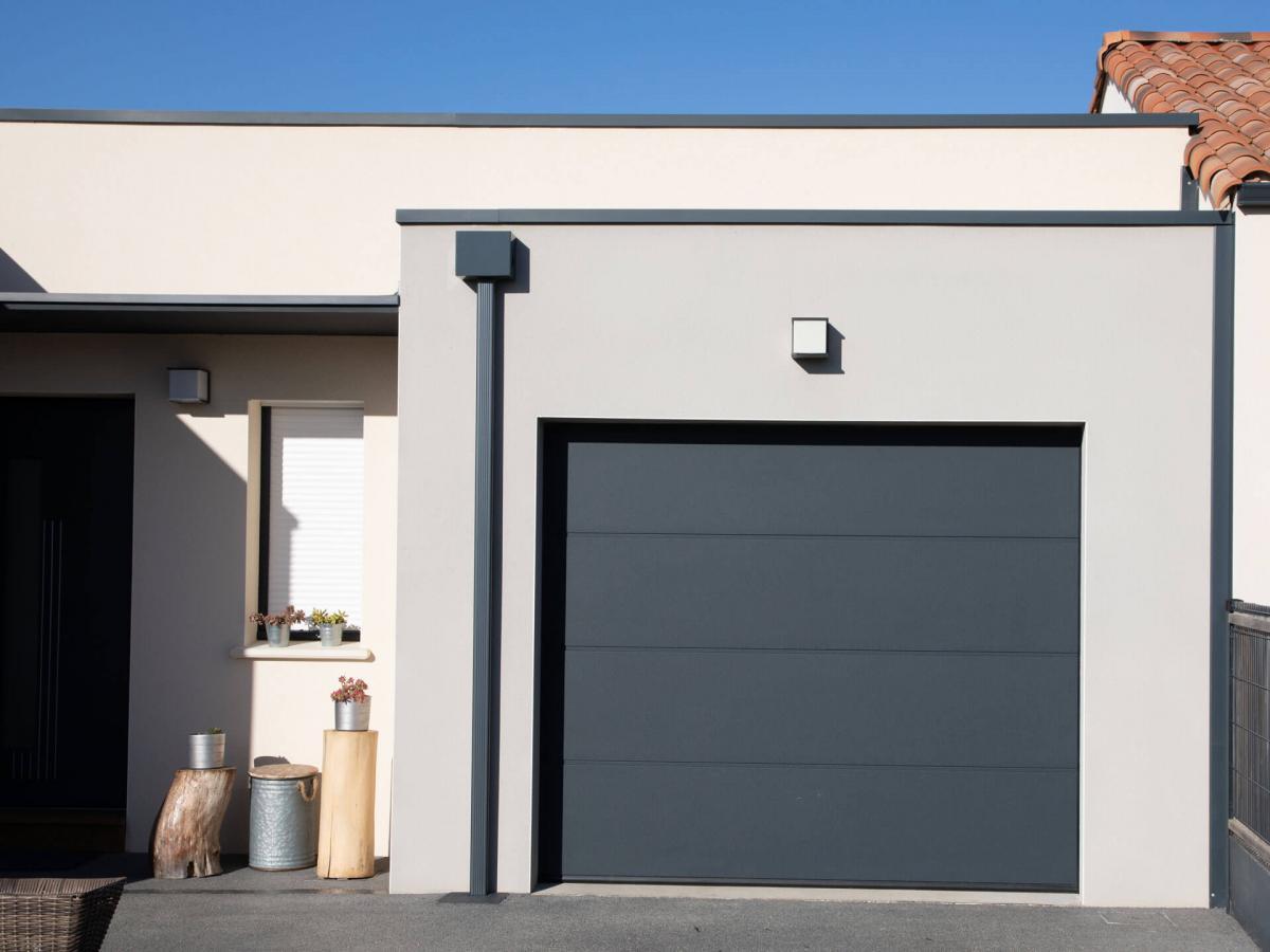 Bien choisir sa porte de garage : guide rénovation