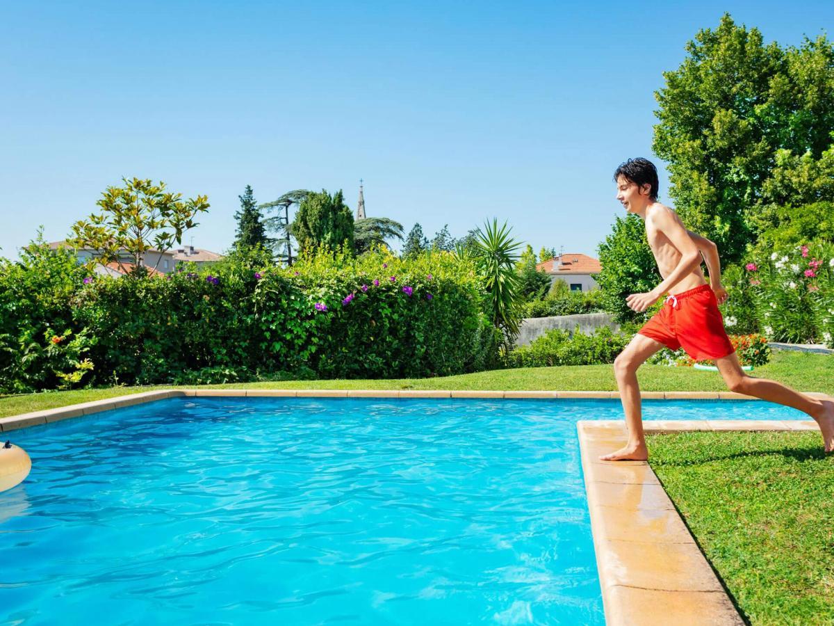 Sécuriser sa piscine : Réglementation et mesures obligatoires 2024